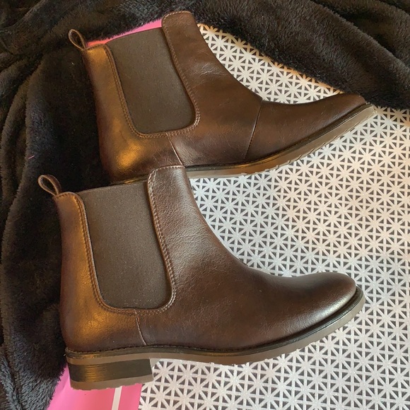 Wills of London make this beautiful boot. - Picture 3 of 8